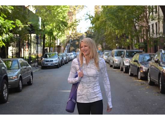 VROU - Kathryn Walking - VROU